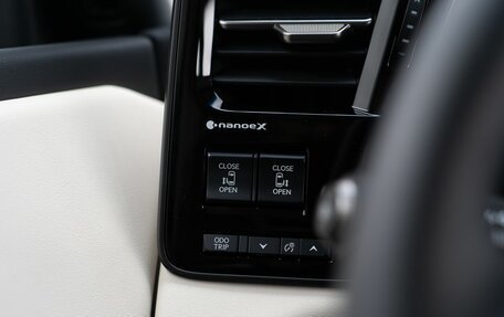 Lexus LM, 2024 год, 22 000 000 рублей, 19 фотография