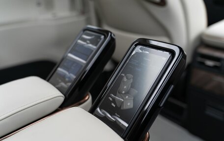 Lexus LM, 2024 год, 22 000 000 рублей, 30 фотография