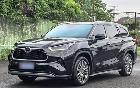 Toyota Highlander, 2022 год, 3 815 855 рублей, 1 фотография