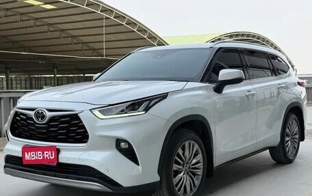 Toyota Highlander, 2022 год, 3 655 855 рублей, 1 фотография