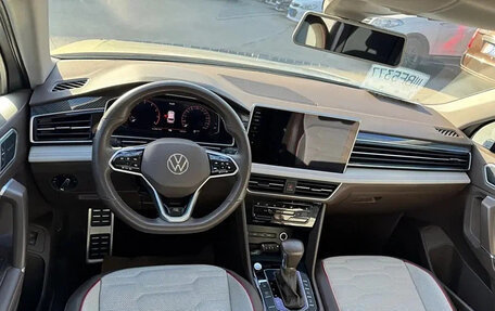Volkswagen Tiguan II, 2022 год, 2 850 060 рублей, 7 фотография