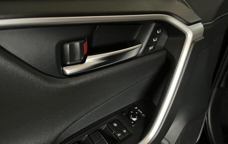 Toyota RAV4, 2021 год, 3 333 333 рублей, 6 фотография