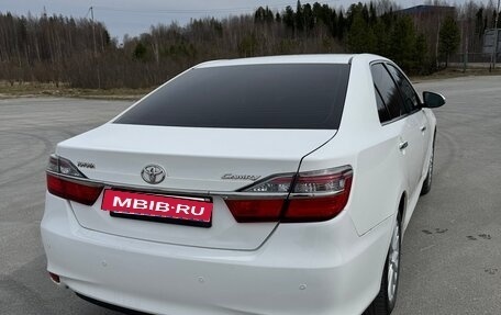 Toyota Camry, 2015 год, 1 800 000 рублей, 4 фотография
