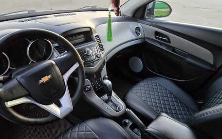 Chevrolet Cruze II, 2012 год, 700 000 рублей, 3 фотография