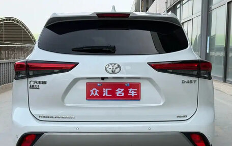 Toyota Highlander, 2022 год, 3 655 855 рублей, 5 фотография