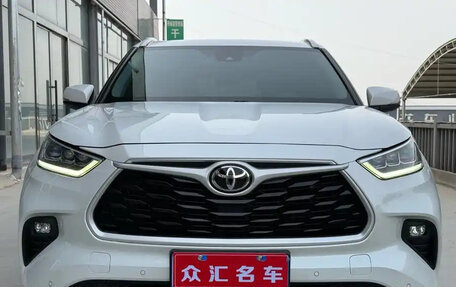 Toyota Highlander, 2022 год, 3 655 855 рублей, 2 фотография