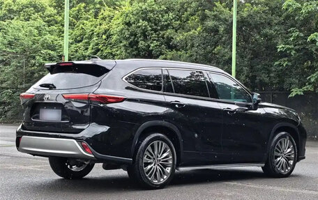 Toyota Highlander, 2022 год, 3 815 855 рублей, 6 фотография
