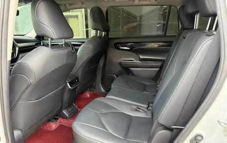 Toyota Highlander, 2022 год, 3 655 855 рублей, 12 фотография