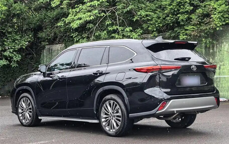 Toyota Highlander, 2022 год, 3 815 855 рублей, 4 фотография