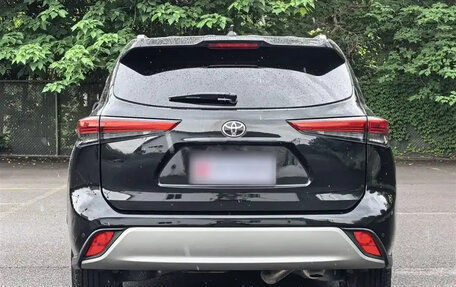 Toyota Highlander, 2022 год, 3 815 855 рублей, 5 фотография