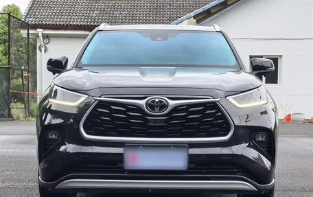 Toyota Highlander, 2022 год, 3 815 855 рублей, 2 фотография