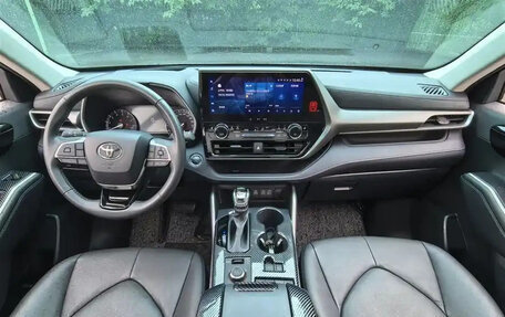 Toyota Highlander, 2022 год, 3 815 855 рублей, 7 фотография