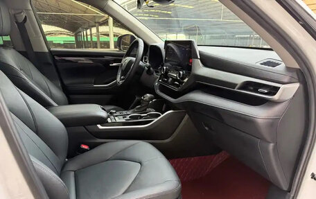 Toyota Highlander, 2022 год, 3 655 855 рублей, 11 фотография