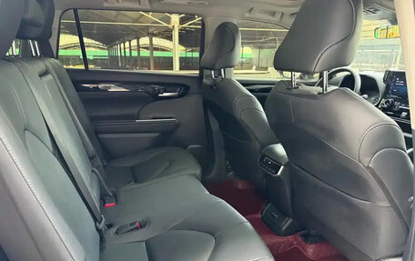 Toyota Highlander, 2022 год, 3 655 855 рублей, 13 фотография