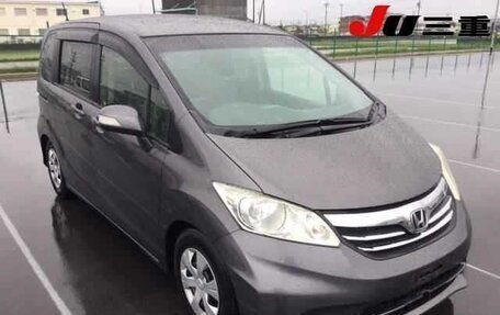 Honda Freed I, 2013 год, 940 000 рублей, 2 фотография
