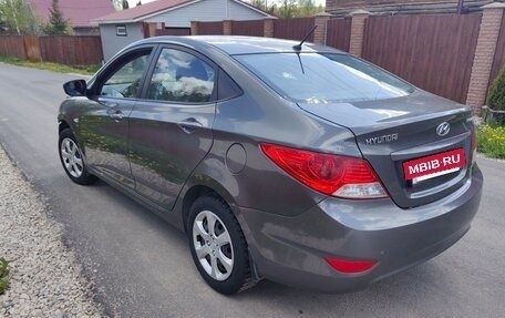 Hyundai Solaris II рестайлинг, 2013 год, 395 000 рублей, 2 фотография