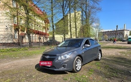 Chevrolet Cruze II, 2012 год, 700 000 рублей, 3 фотография