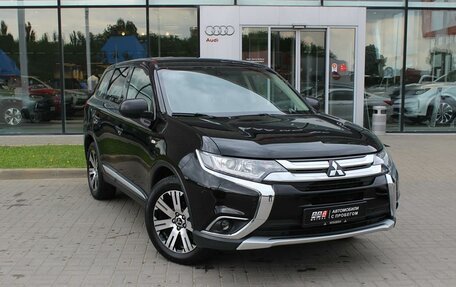 Mitsubishi Outlander III рестайлинг 3, 2018 год, 1 950 000 рублей, 3 фотография
