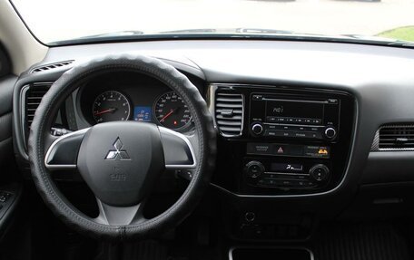 Mitsubishi Outlander III рестайлинг 3, 2018 год, 1 950 000 рублей, 13 фотография