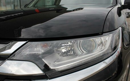 Mitsubishi Outlander III рестайлинг 3, 2018 год, 1 950 000 рублей, 10 фотография