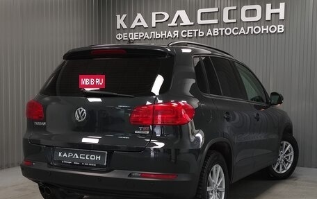 Volkswagen Tiguan I, 2016 год, 1 792 000 рублей, 2 фотография