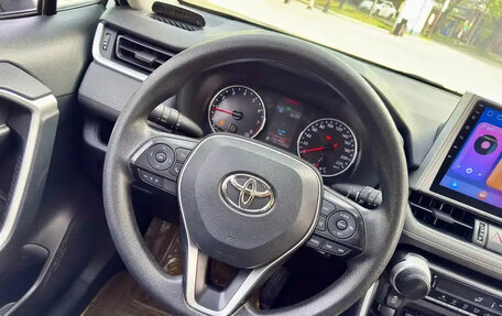 Toyota RAV4, 2021 год, 1 980 000 рублей, 12 фотография
