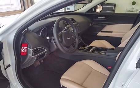 Jaguar XE I рестайлинг, 2015 год, 1 969 000 рублей, 4 фотография