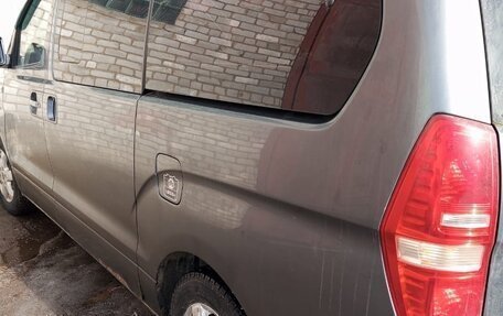 Hyundai Grand Starex Grand Starex I рестайлинг 2, 2011 год, 1 055 000 рублей, 6 фотография
