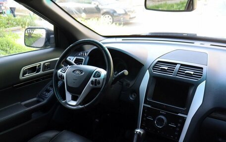 Ford Explorer VI, 2013 год, 1 949 000 рублей, 16 фотография