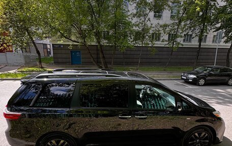 Toyota Sienna III, 2018 год, 3 400 000 рублей, 5 фотография