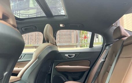 Volvo S60 III, 2021 год, 2 200 000 рублей, 10 фотография