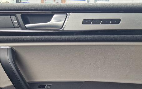 Volkswagen Touareg III, 2017 год, 4 050 000 рублей, 10 фотография