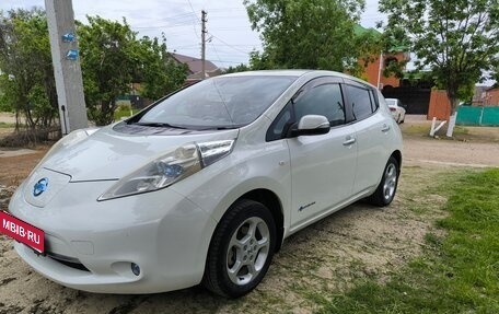 Nissan Leaf I, 2011 год, 750 000 рублей, 1 фотография