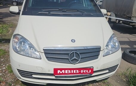Mercedes-Benz A-Класс, 2011 год, 780 000 рублей, 2 фотография