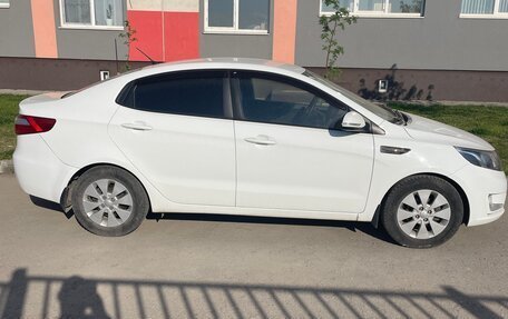 KIA Rio III рестайлинг, 2014 год, 900 000 рублей, 2 фотография