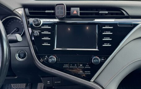 Toyota Camry, 2019 год, 2 400 000 рублей, 6 фотография