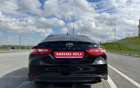 Toyota Camry, 2019 год, 2 400 000 рублей, 13 фотография