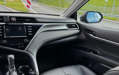 Toyota Camry, 2019 год, 2 400 000 рублей, 27 фотография