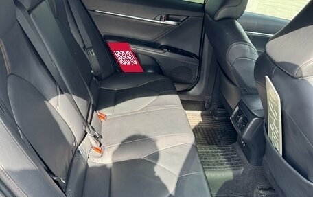 Toyota Camry, 2019 год, 2 400 000 рублей, 18 фотография
