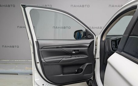Mitsubishi Outlander III рестайлинг 3, 2018 год, 2 279 000 рублей, 10 фотография