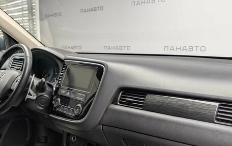 Mitsubishi Outlander III рестайлинг 3, 2018 год, 2 279 000 рублей, 13 фотография