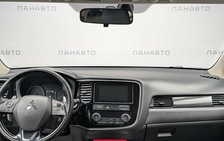 Mitsubishi Outlander III рестайлинг 3, 2018 год, 2 279 000 рублей, 15 фотография