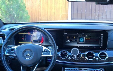 Mercedes-Benz E-Класс, 2017 год, 3 450 000 рублей, 18 фотография