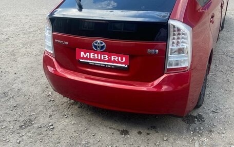 Toyota Prius, 2011 год, 1 139 000 рублей, 2 фотография