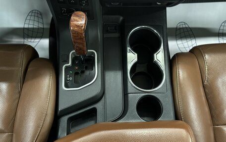 Toyota Sequoia II рестайлинг, 2018 год, 6 300 000 рублей, 16 фотография