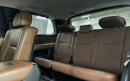 Toyota Sequoia II рестайлинг, 2018 год, 6 300 000 рублей, 18 фотография