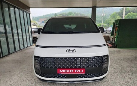 Hyundai Staria, 2022 год, 3 450 000 рублей, 1 фотография