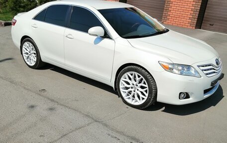 Toyota Camry, 2011 год, 1 880 000 рублей, 2 фотография
