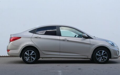 Hyundai Solaris II рестайлинг, 2011 год, 680 000 рублей, 4 фотография