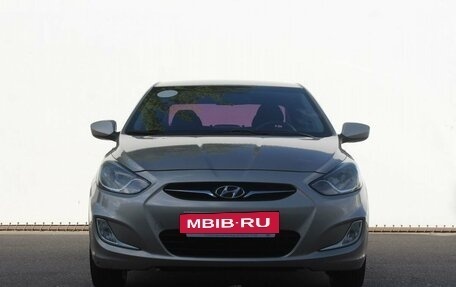 Hyundai Solaris II рестайлинг, 2011 год, 680 000 рублей, 2 фотография
